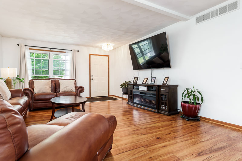 2957Vaugndale-17