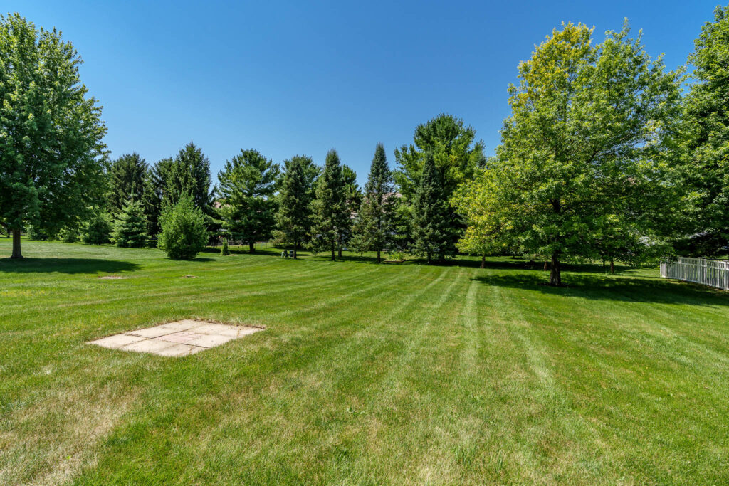 1142UniversityPkwy-16