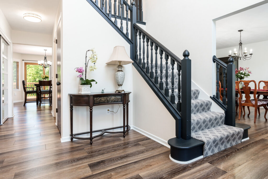 1142UniversityPkwy-20