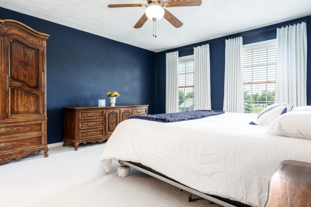 1142UniversityPkwy-40