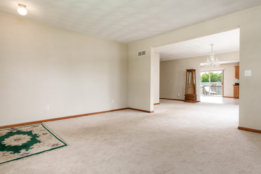 2987Vaughndale-16
