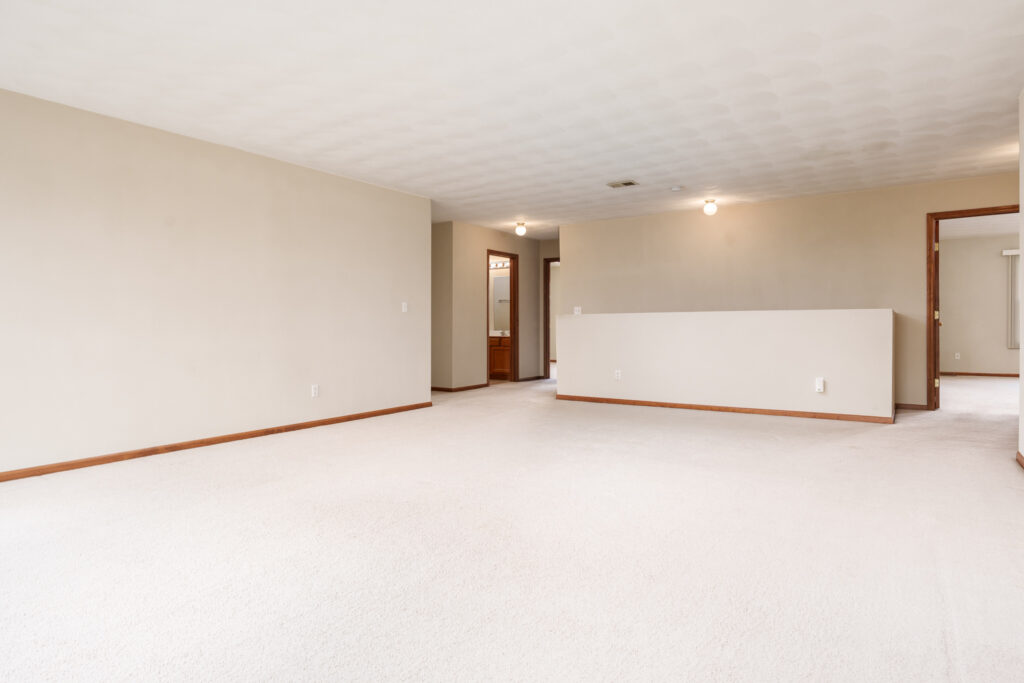 2987Vaughndale-34