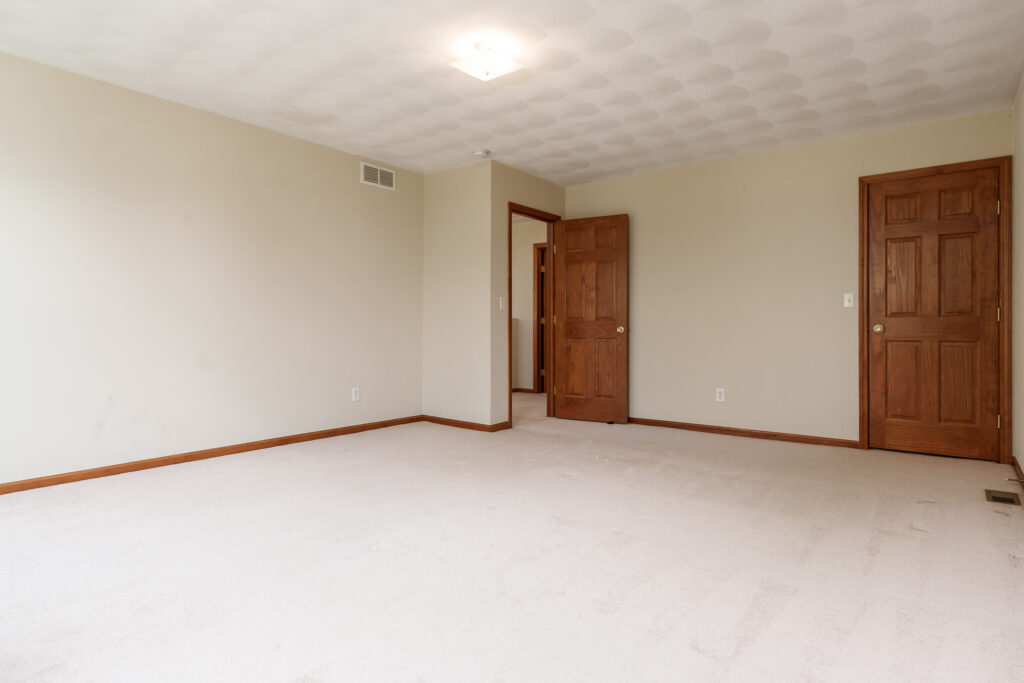 2987Vaughndale-40