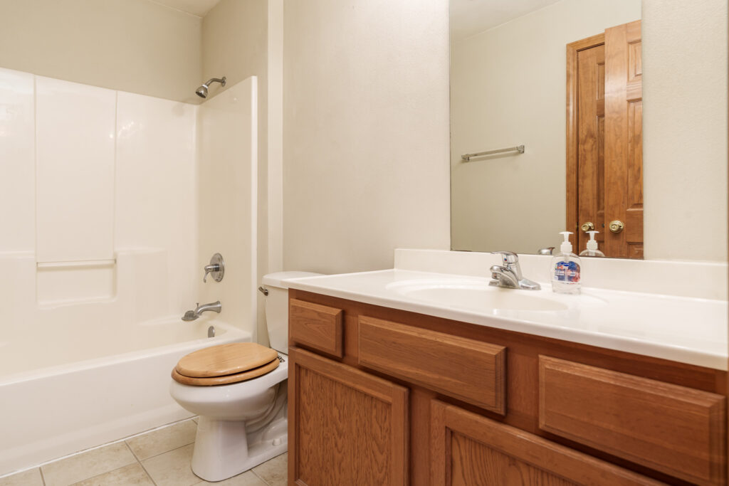 2987Vaughndale-42