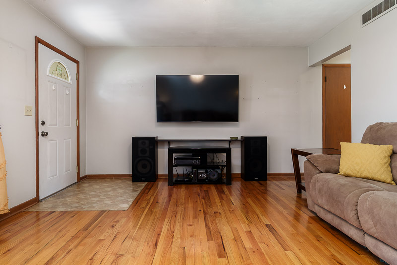 205Goodhue-17